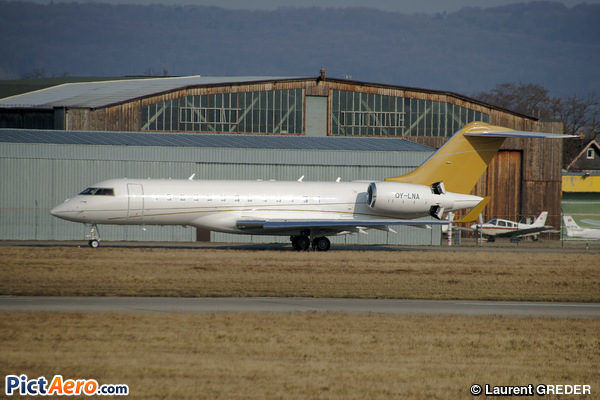 Bombardier BD-700-1A10 Global Express (Execujet Europe)