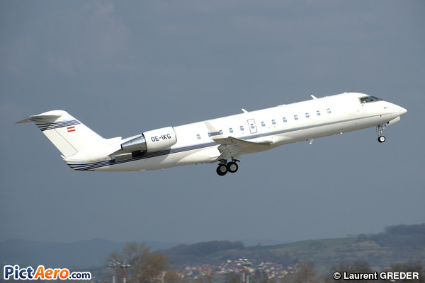 Bombardier Challenger 850 (Canadair CL-600-2B19 Challenger 850) (Majestic Executive Aviation)