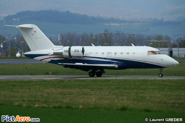 Canadair CL-600-2B16 Challenger 605 (Nomad Aviation AG)