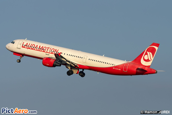 Airbus A321-211 (LaudaMotion)