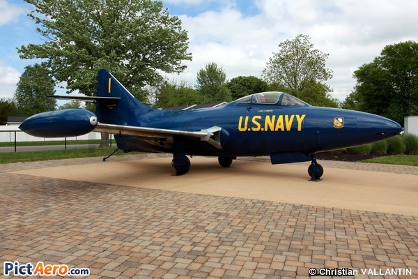 Grumman F9F-2 (National Naval Aviation Museum)
