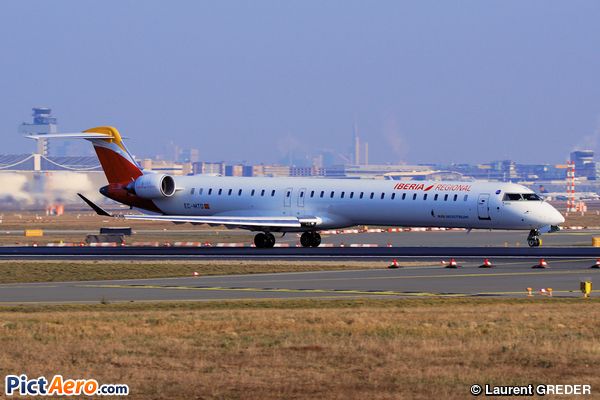 Canadair CL-600-2E25 Regional Jet CRJ-1000 (Air Nostrum)