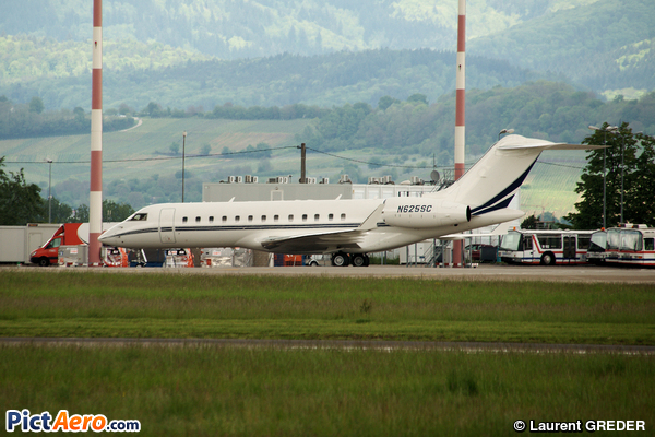 Bombardier BD-700-1A10 Global Express (Stryker Corp)