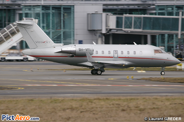 Canadair CL-600-2B16 Challenger 605 (VistaJet)