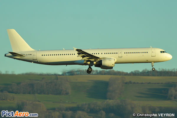 Airbus A321-211 (Titan Airways)