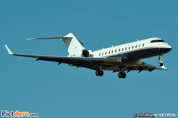 Bombardier BD-700-1A11 Global 5000 (TAG Aviation)