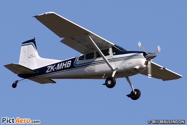 Cessna 185B Skywagon (Private / Privé)