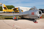 Mikoyan-Gurevich MiG-17F Fresco (42)