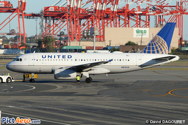 Airbus A319-131 (United Airlines)