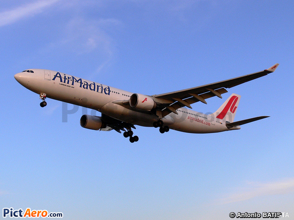 Airbus A330-322 (Air Madrid)