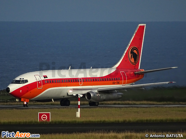 Boeing 737-2M2C(Adv) (TAAG Angola Airlines)