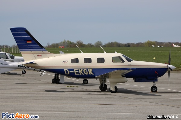Piper PA-46-350P Malibu Mirage  (Private / Privé)