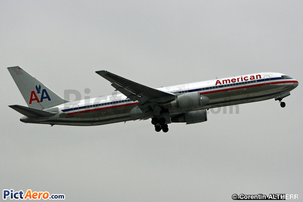 Boeing 767-323/ER (American Airlines)