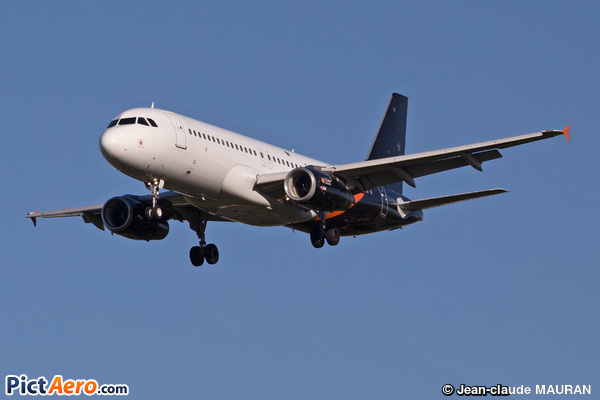 Airbus A320-232 (Titan Airways)