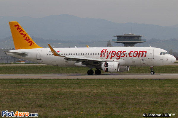 Airbus A320-214/WL (Pegasus Airlines)