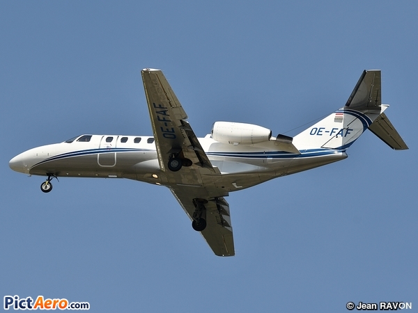 Cessna 525 CitationJet (Private / Privé)