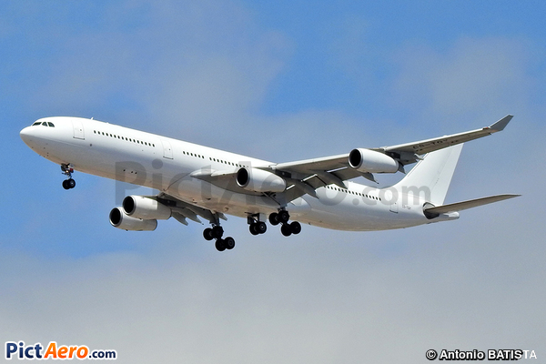 Airbus A340-313X (Hifly)
