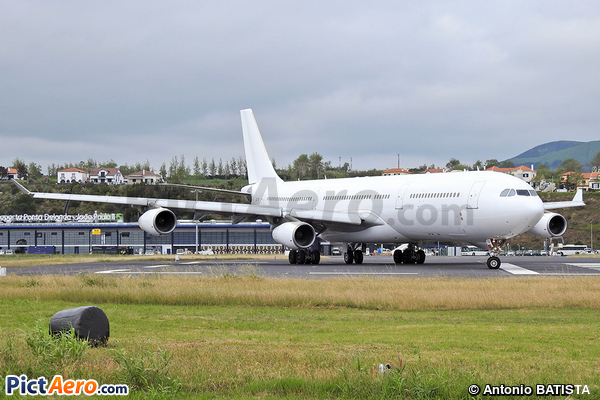 Airbus A340-313X (Hifly)