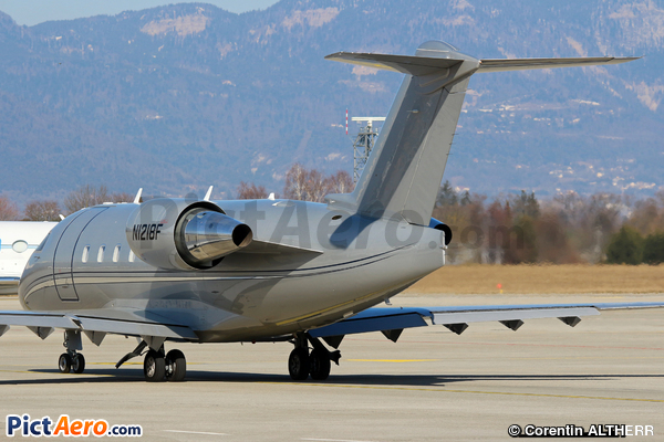 Canadair CL-600-2B16 Challenger 604 (The Whitewind Co.)