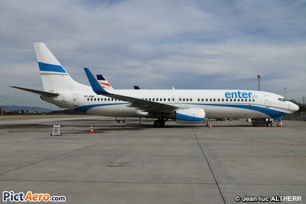 Boeing 737-8Q8/WL (Enter Air)