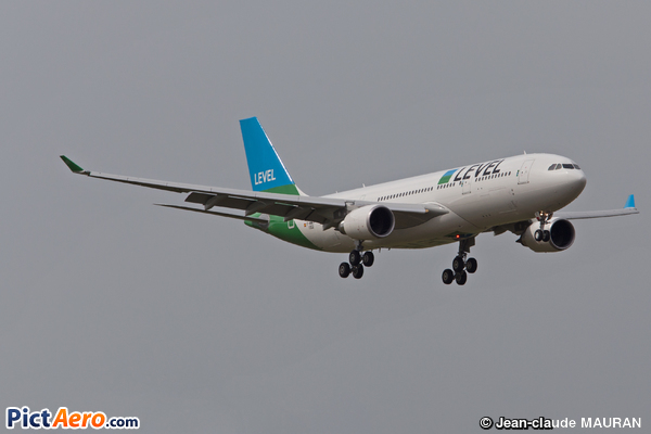 Airbus A330-223 (Level)