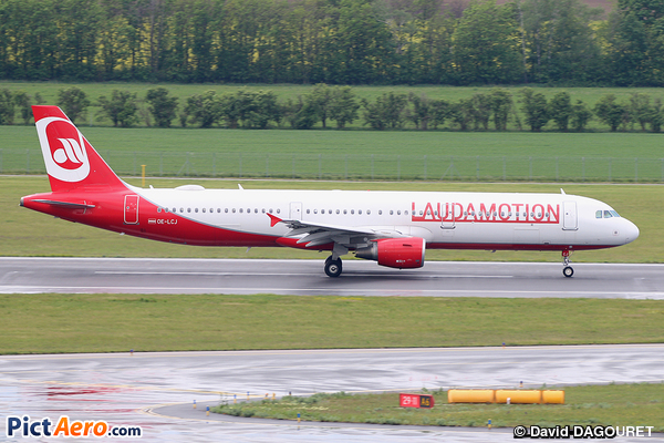 Airbus A321-211 (LaudaMotion)