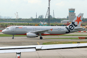 Airbus A320-232 (9V-JSH)