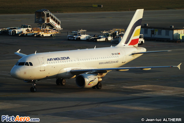 Airbus A319-115 (Air Moldova)
