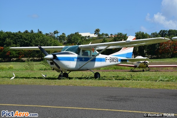 Cessna 182G Skylane (Private / Privé)