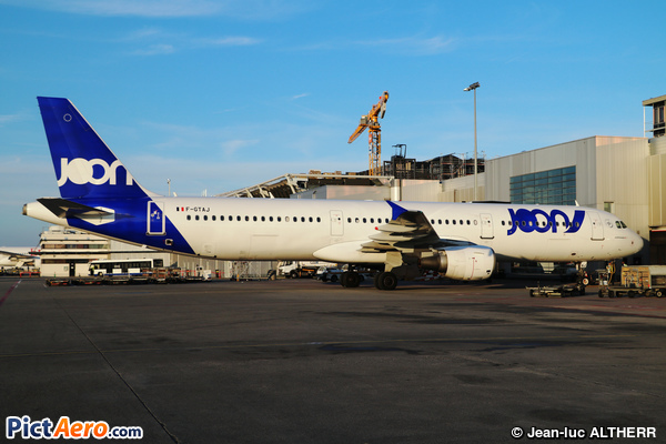 Airbus A321-212 (Joon)