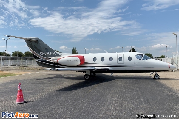 Beech Hawker 400XP (Time Air Helicopters Sro)