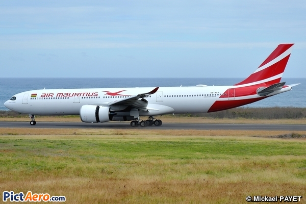 Airbus A330-941neo (Air Mauritius)