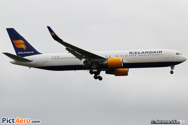 Boeing 767-319/ER  (Icelandair)