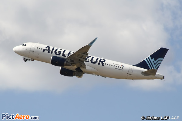 Airbus A320-214/WL (Aigle Azur)