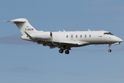Bombardier BD-100-1A10 Challenger 350 (C-GOXW)
