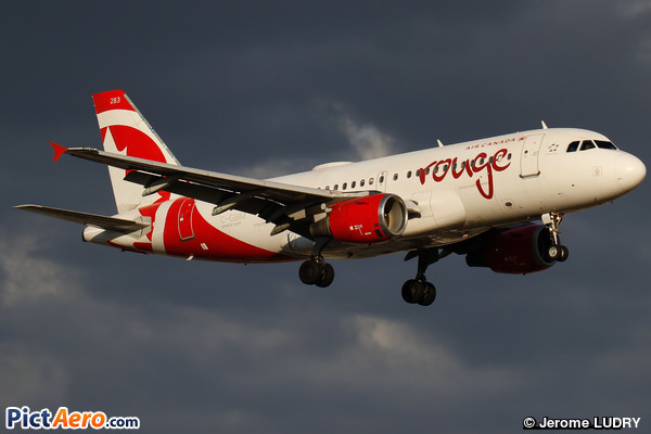 Airbus A319-114 (Air Canada Rouge)