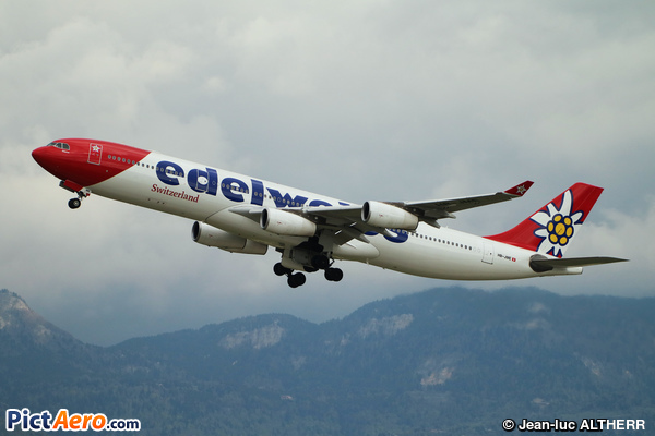 Airbus A340-313 (Edelweiss Air)