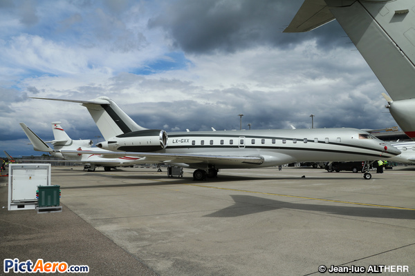 Bombardier BD-700 1A10 Global Express XRS (Global Jet Luxembourg)