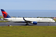 Boeing 757-251/WL (N543US)