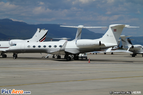 Gulfstream G550 (Avcon Jet)