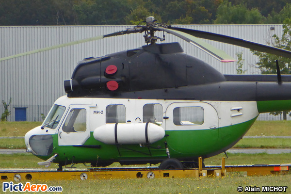 PZL-Swidnik Mi-2+ (Private / Privé)