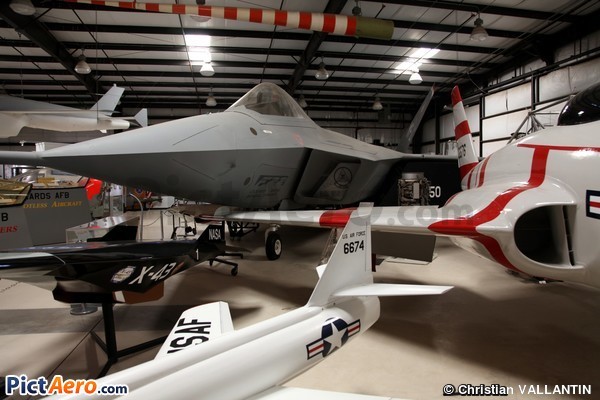 Lockheed Martin YF-22 (Edwards AFB Air Force Flight Test Museum)