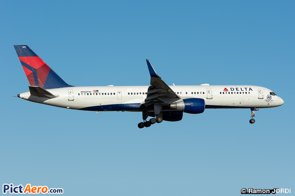 Boeing 757-2Q8 (Delta Air Lines)