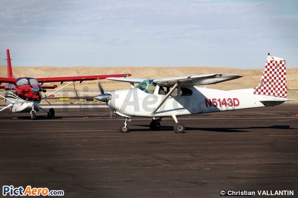 Cessna 182A Skylane (Private / Privé)