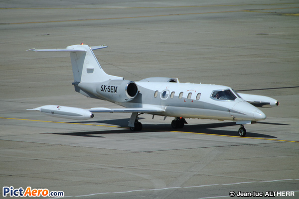 Gates Learjet 35A (Epsilon Aviation)