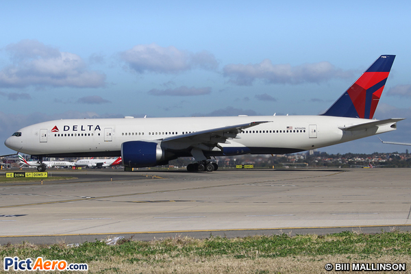Boeing 777-232/LR (Delta Air Lines)