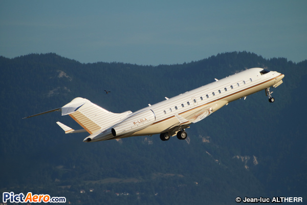 Bombardier BD-700 1A10 Global Express XRS (TAG Aviation )