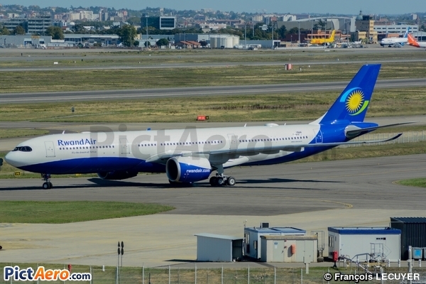 Airbus A330-941neo (Rwandair)