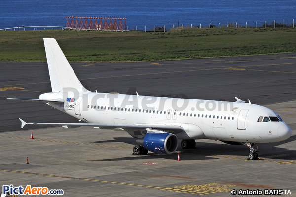 Airbus A320-214 (White Airways)