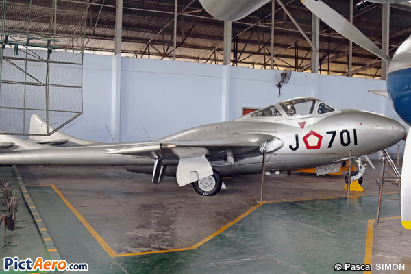 De Havilland DH-115 Vampire T.11 (Indonesia - Air Force)